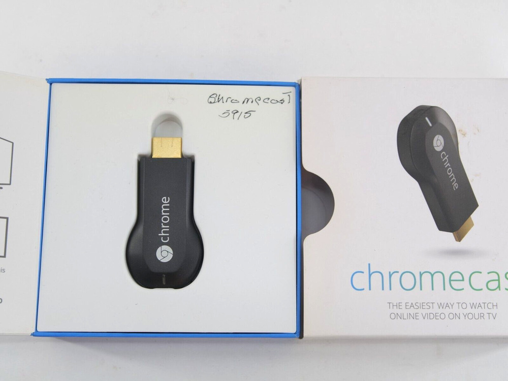 Google Chromecast (1st Generation) Streaming Media Player / (Black)